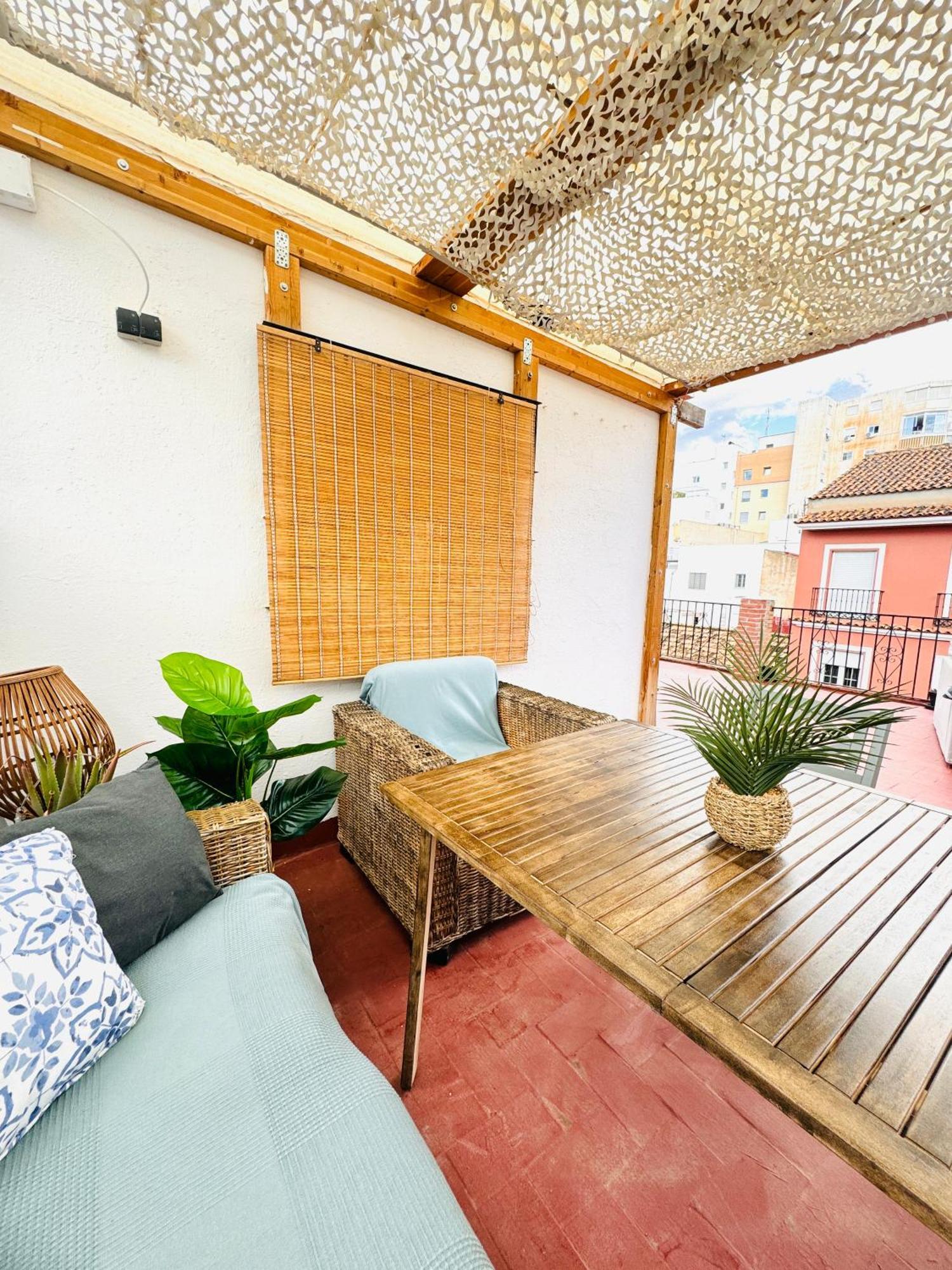 Apartment With Private Rooftop And Cinema Room Malaga Exterior photo